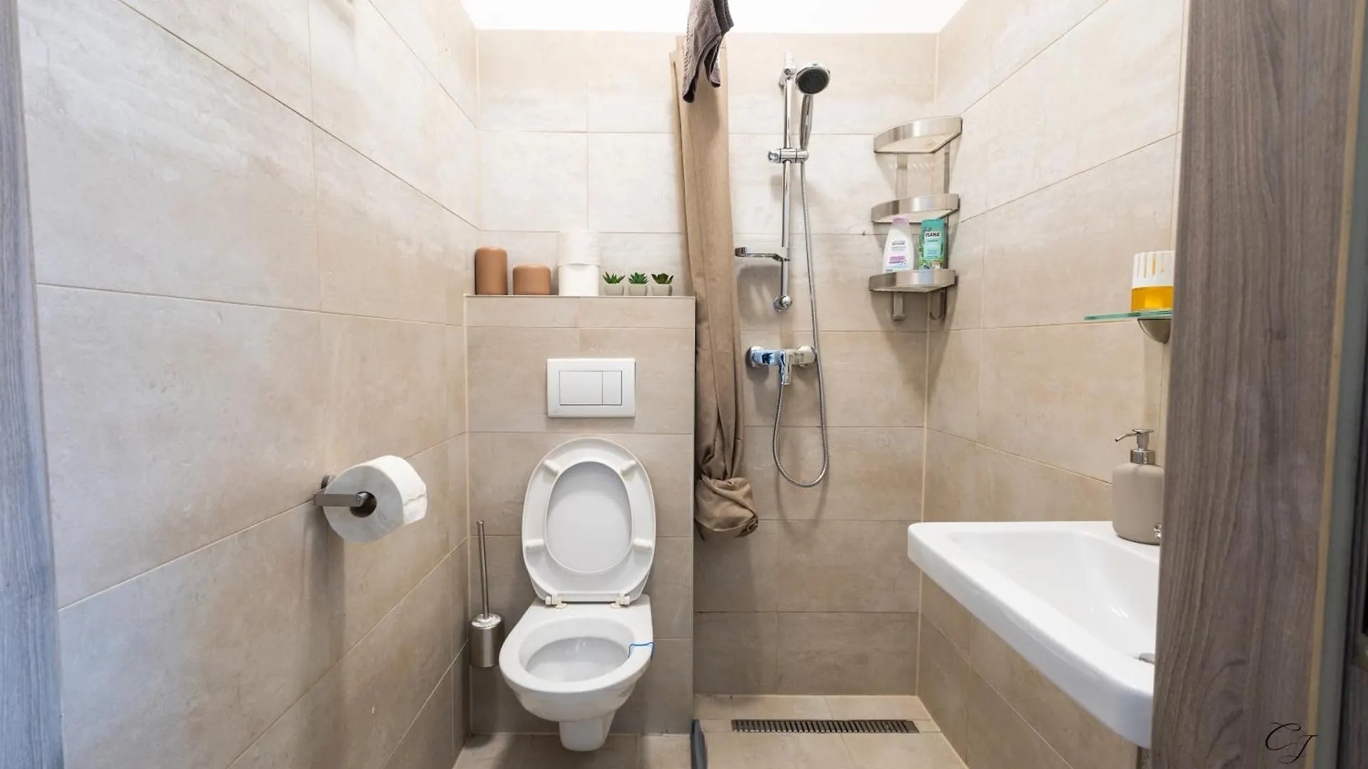 Apartment Market Retreat Near Hbh Vienna